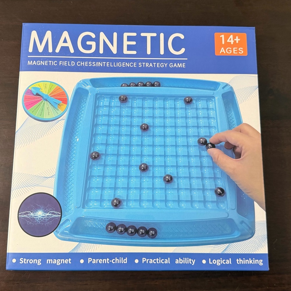 Magnetic Field Chess Intelligence Game. NWT
